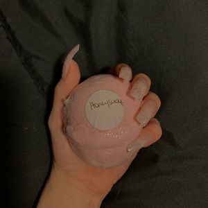 ONLINE SHOP-MADE HONEYSUCKLE BATH BOMB